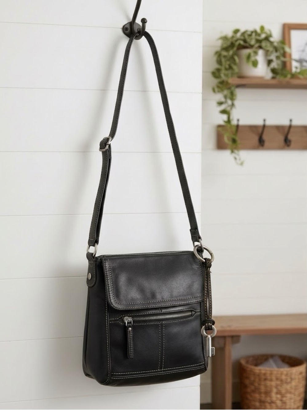 Vintage Fossil Leather Flap Crossbody Bag Silver Key Charm